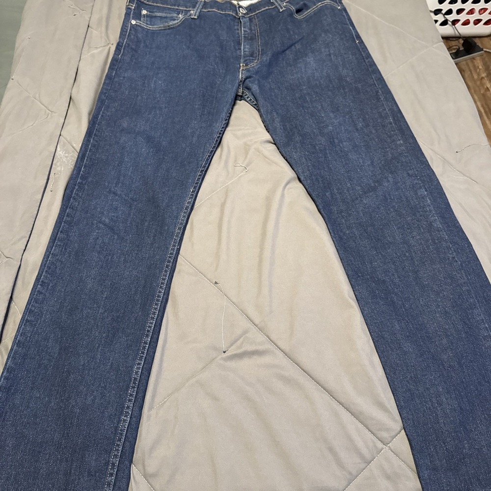 Levis 513 Jeans Mens 38x32 Blue Distressed Slim Straight Pockets Modern - Picture 2 of 9